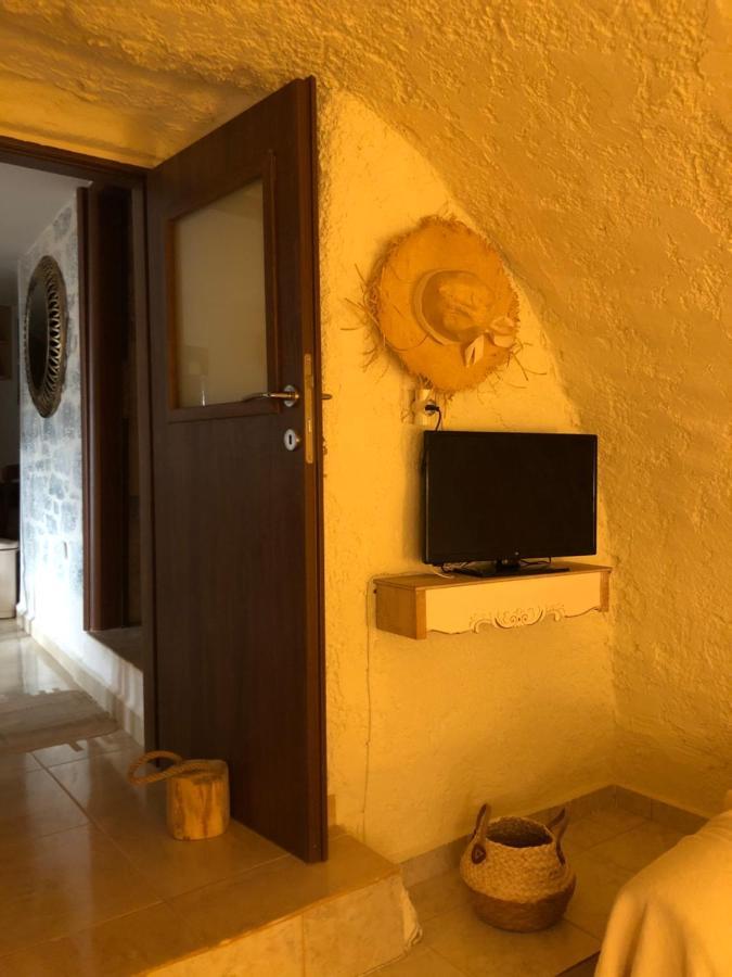 Kamares Cave House 3 Apartment