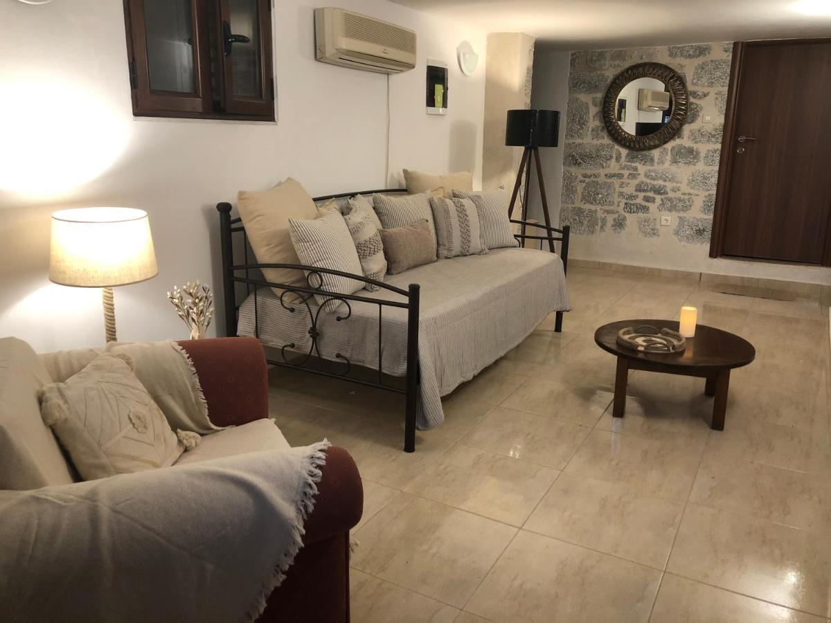 Kamares Cave House 3 Alika