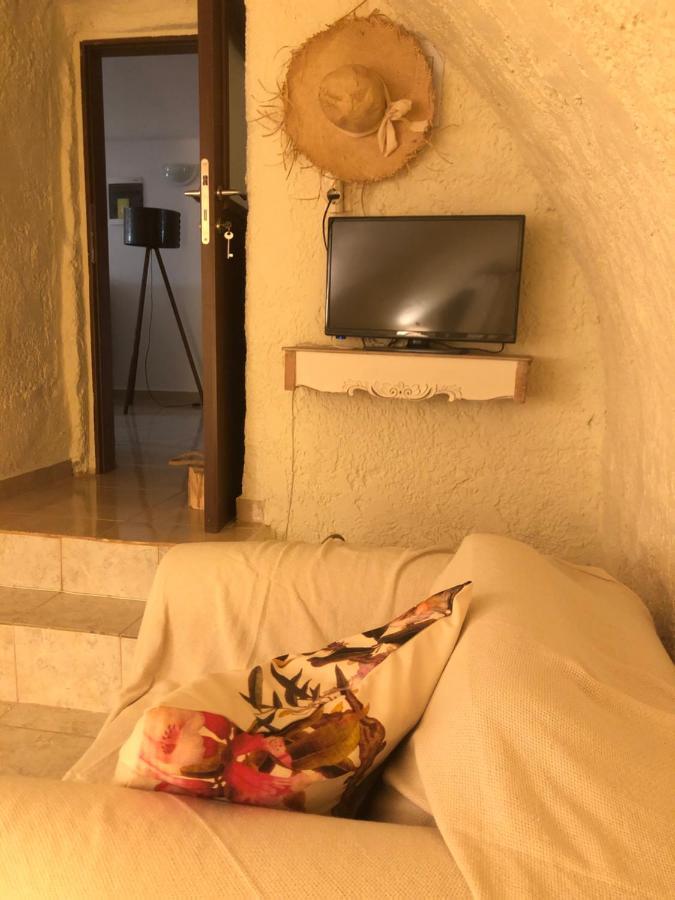 Kamares Cave House 3 Apartment Alika